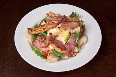 Салат Цезарь с курицей